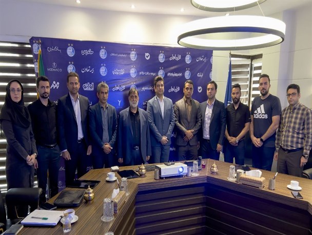 نشست مدیران باشگاه استقلال و فدراسیون فوتبال/ آجورلو: شرایط درآمدزایی باشگاه‌ها مطابق هزینه‌ها نیست