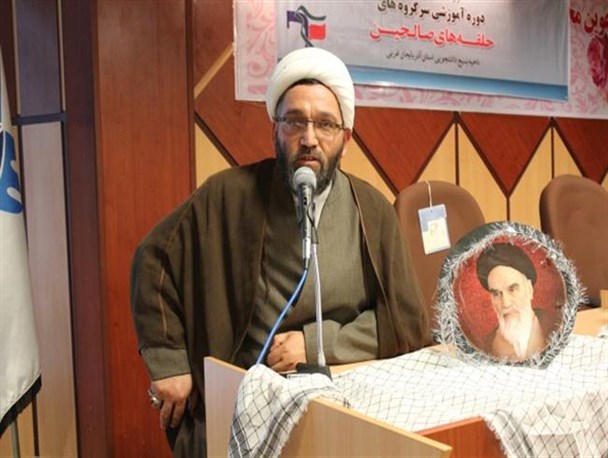 طرفداران جدایی دین از سیاست، مخالفان قرآن و سنت پیامبرند