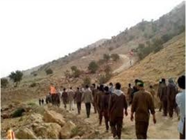 شور حسینی مداحان حاجی اباد برای پیوستن به کاروان های پیاده روی کربلا