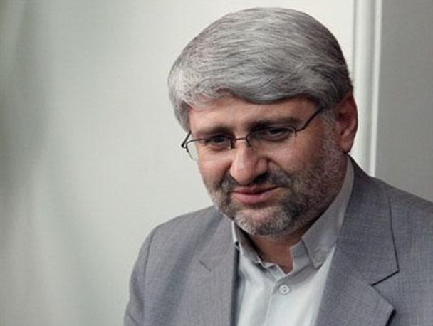 کسانی که در مورد نظارت استصوابی ابهام دارند؛ به بیانات صریح امام و رهبری در مورد جایگاه شورای نگهبان رجوع کنند
