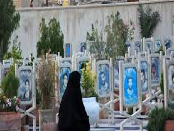 مادران شهدا؛ هاجرهایی که اسماعیلشان را روانه قربانگاه کردند/ زنان بدحجاب زهری به کام مادران شهدا