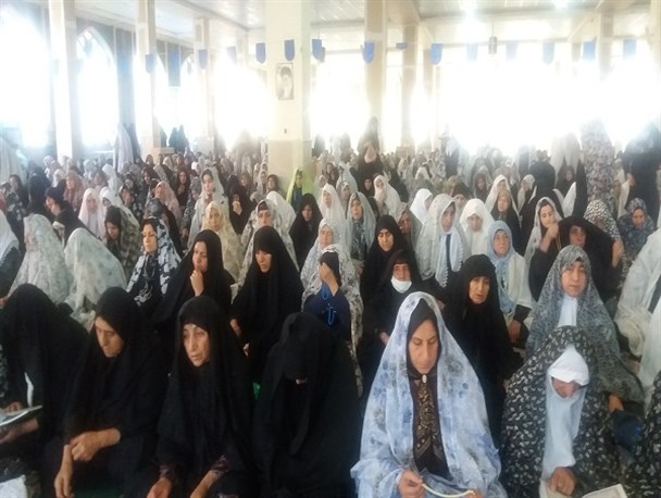 نماز عید قربان با حضور بانوان لرستان برگزارشد