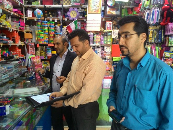 برخورد قاطع با متخلفان واحدهای صنفی  پوشاک و لوازم التحریر در نی ریز