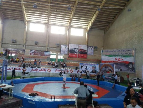 آغاز رقابتهای کشتی پهلوانی زورخانه ای بزرگسالان کشور در اسلام آبادغرب+ تصاویر