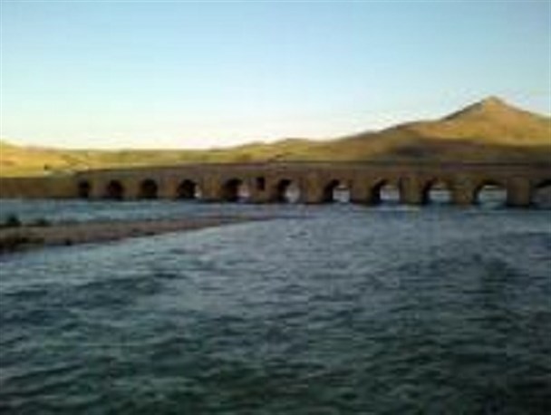 آغاز مرمت پل تاریخی اورگان در منطقه چادگان/ این پل اولین پل تاریخی در مبدأ رودخانه زاینده رود است