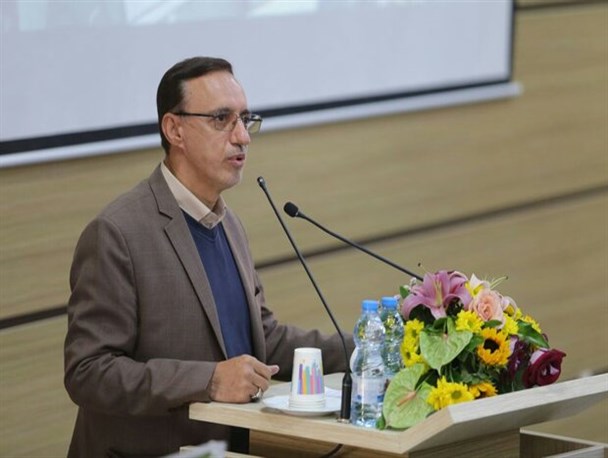 والدین برای ثبت نام دانش آموزان نباید سرگردان شوند