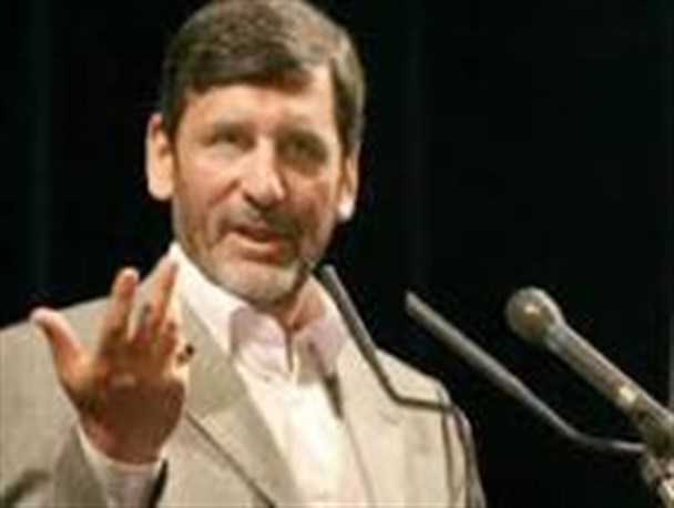 با لفاظی های دیپلماتیک نمی توان در صحنه بین الملل جلو رفت