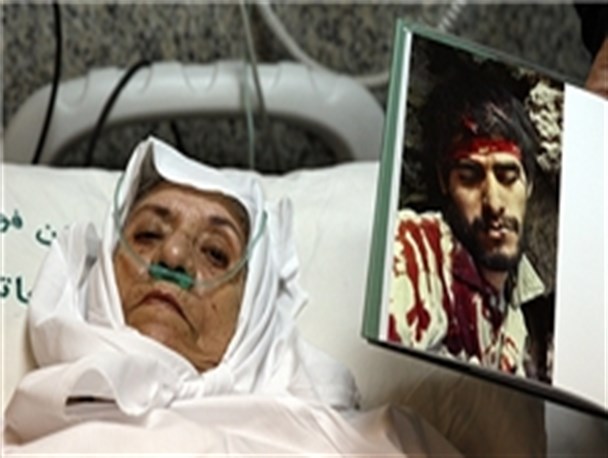 مادر شهید «حاج امینی» به دیدار فرزند شهیدش رفت