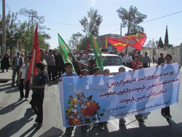 حرکت کاروان "رهروان ولایت" در خیابان های سروستان +تصاویر