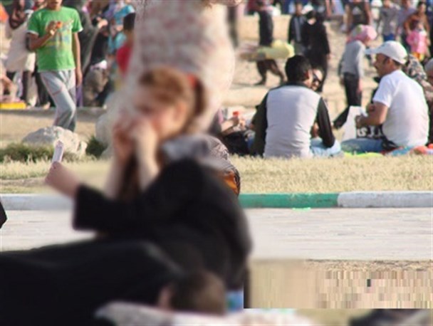 وضعیت حجاب در بوشهر به خط قرمز رسید/ چادر را به محیط دانشگاه ها برگردانیم