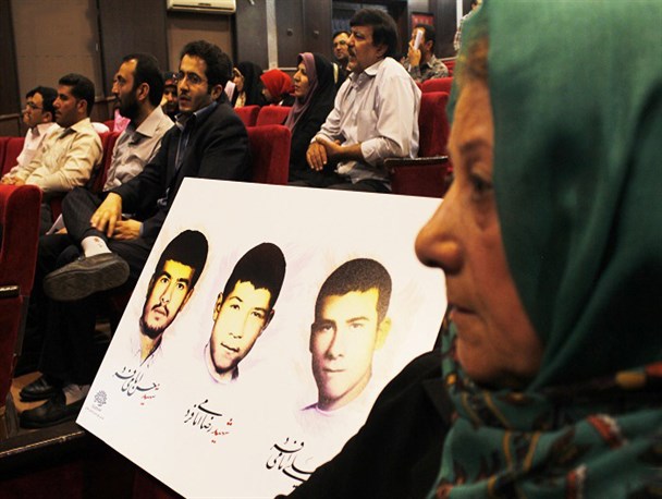تجلیل از پدران و مادران شهدای پاسارگاد به مناسبت هفته سالمند