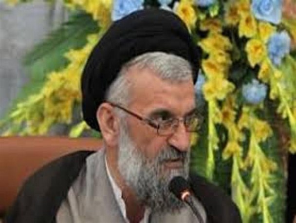 هیئت های مذهبی بر گفته های  مداحان و سخنرانان خود حساس باشند