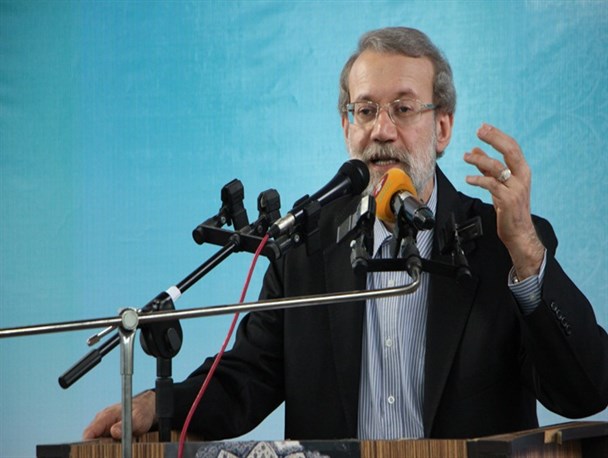 جمهوری اسلامی امروز روی پای خود ایستاده است/ افتخار بزرگی است که اکثر مسئولین انقلاب از خانواده شهدا و ایثارگرانند