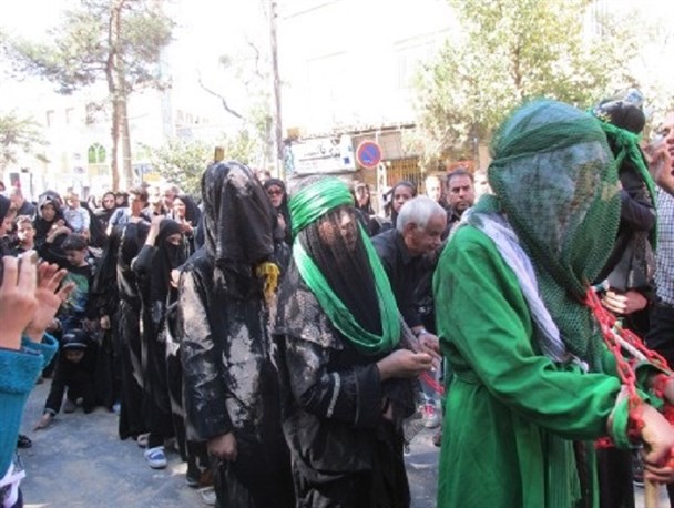 همنوایی مردم اراک با کاروان اسرای کربلا +تصاویر