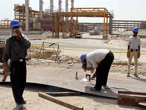 سرگردانی فارغ التحصیلان لنده ای در بازار کار/کارگری با مدرک کارشناسی ارشد در بوشهر