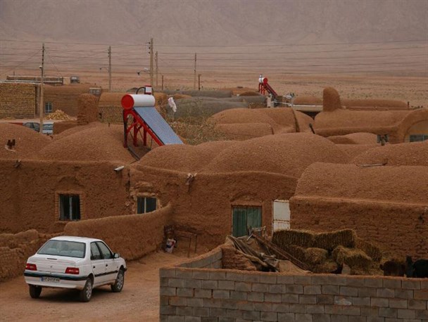 برخی مشکلات را مسئولان خودشان بوجود می آوردند/کسب و کار نوین راه نجات روستاهاست