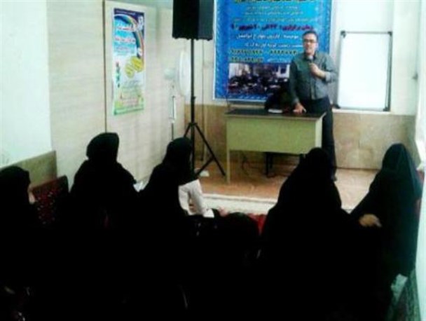 چهارمین دوره تخصصی تربیت مربی قرآنی کودک با رویکرد نماز در شهرستان کازرون برگزار شد