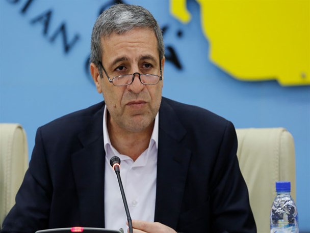 مسئولان با تلاش مضاعف در راستای رونق تولید قدم بردارند