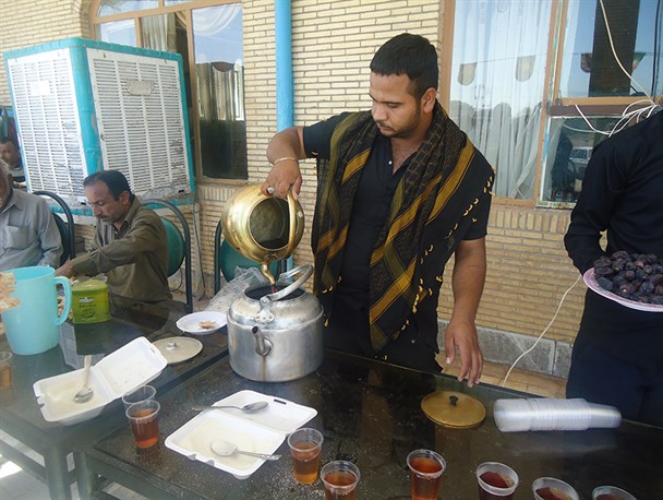 موکب‌های کرمانی در مسیر خدمت به زائران پاکستانی