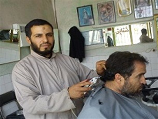 آرایشگری که هنوز به عهدش پایبند است