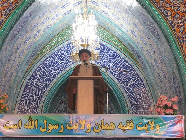 مسئولینی که مردم را یاری نکنند خیانتگر به نظام اند/ادارات درخصوص عملکرد خود از مردم نظرسنجی کنند