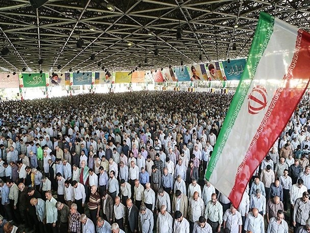 نفوذ خطرناک‌تر از جنگ است/ کتاب‌های مسموم خطری بزرگ برای جامعه هستند/ اقتصاد مقاومتی کی بناست عملیاتی شود؟