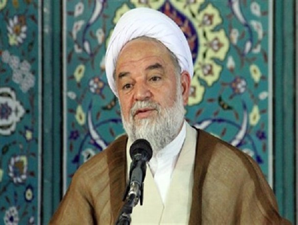 دشمن به دنبال تربیت اساتید دانشگاه ها با تفکرغربی است