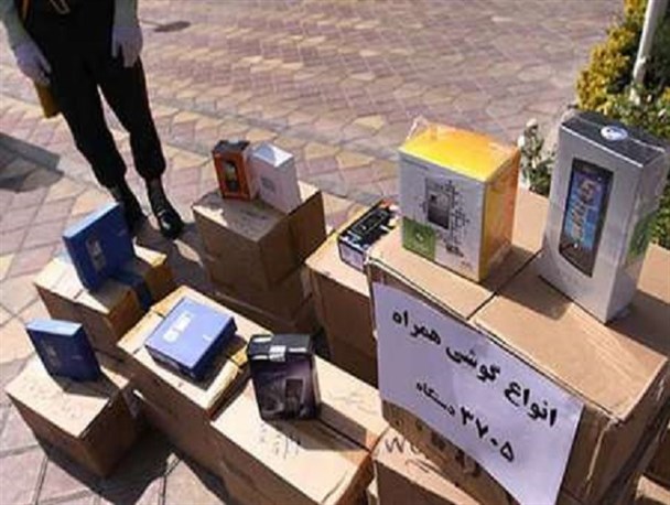 قاچاقچی کالا نقره داغ شد/ جریمه یک میلیاردی قاچاقچی تلفن همراه