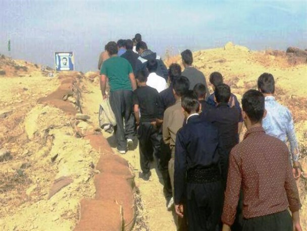 صدها نفر از دانش آموزان قصرشیرین و دالاهو از یادمان مطلع الفجر بازدید کردند + تصاویر