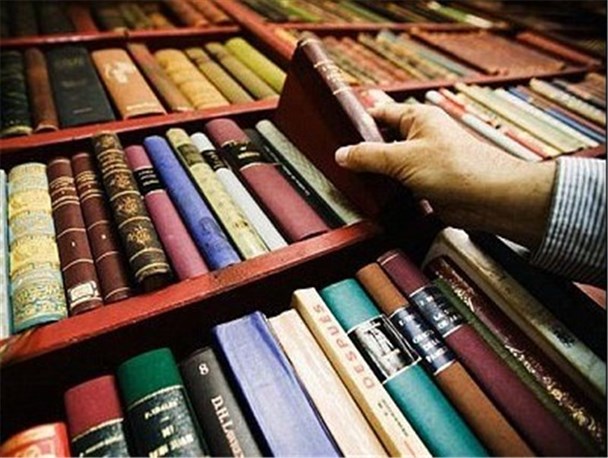فرهنگ کتابخوانی در سالهای نخست زندگی شکل می گیرد/دنیای مجازی جایگزین کتابخوانی است