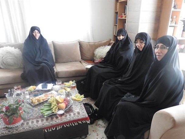 همسر شهید آهندوست بعنوان مسئول مرکز ازدواج آسان انتخاب شد