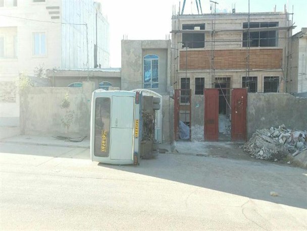 ۱۸ دانش آموز در اثر واژگونی مینی بوس در یاسوج مصدوم شدند + تصاویر