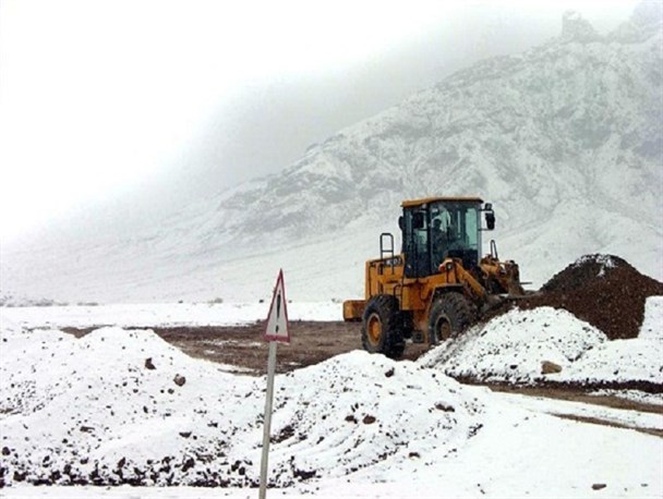 آغاز طرح راهداری زمستانه در کرمانشاه/ همه محورهای مواصلاتی جز گردنه تته در پاوه باز است