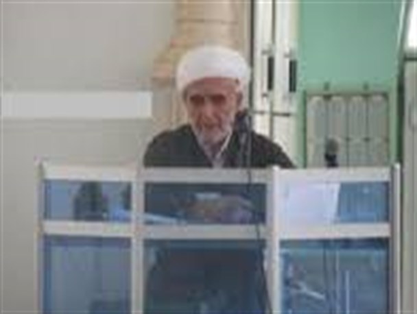 علمای دین با نفوذ عقاید انحرافی در جامعه مقابله کنند