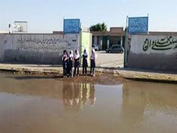 سکانداری 3 استاندار هم مشکل دبستان بردبار را حل نکرد/ استشمام بوی فاضلاب سهم دانش آموزان حاشیه شهر زاهدان