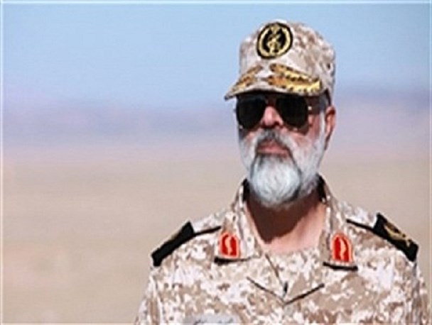 چرا امروز عده ای به بسیج توهین میکنند / حنجره های مسمومی در داخل حرف دشمن را میزنند