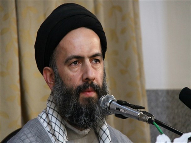 یکی از راه های ضربه زدن دشمنان، تبلیغ علیه روحانیت بود/برخی قدر جایگاه این لباس را ندانستند