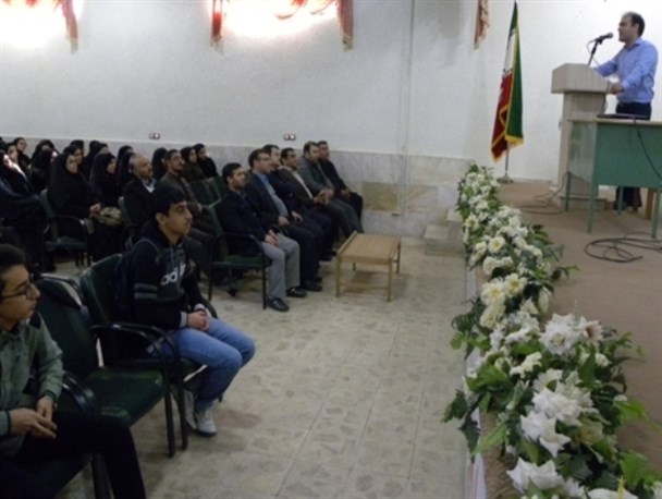 اختصاص بخش اعظم بودجه تحقیقات دولتی ایران به مراکز غیر دانشگاهی /جدائی آموزش از پژوهش آسیب جدی در ایران است