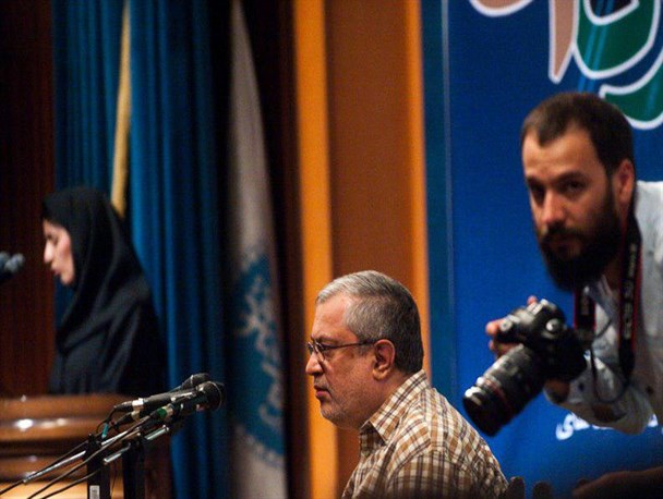 با سخن پراکنی اشخاص فتنه در تریبون دانشگاه ها برخورد شود