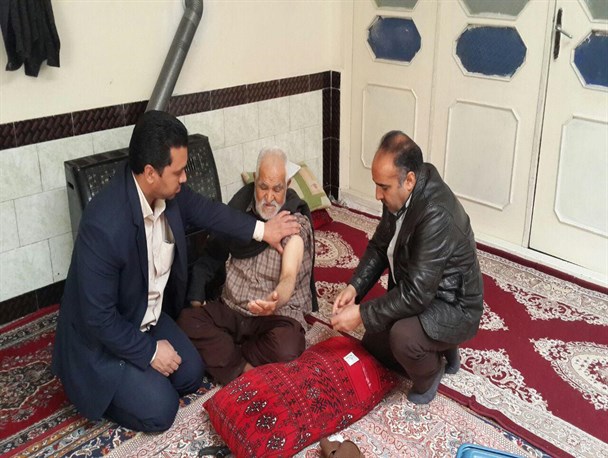 طرح واکسیناسیون رایگان خانواده شهدا در رشتخوار اجرا شد