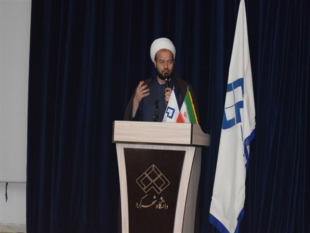 آرمان‌گرایی و مطالبه‌گری از مسائل ضروری برای دانشجویان است