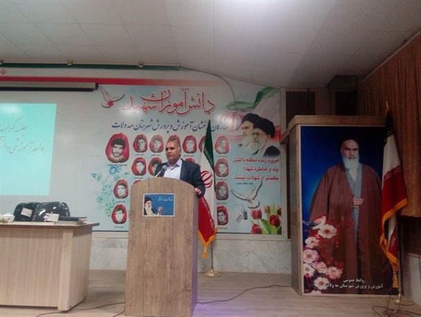 استفاده از اساتید بومی از برنامه های مهم دانشگاه آزاد مه ولات است