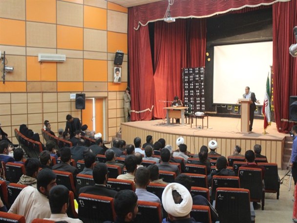 نشست روشنگری با موضوع استکبار ستیزی +تصاویر