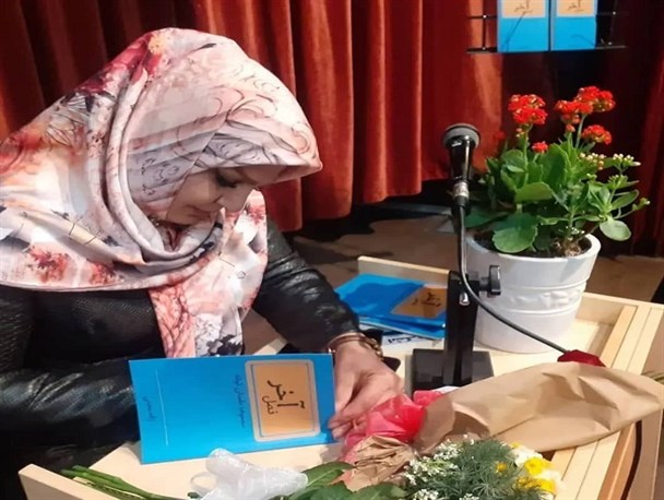 "فصل آخر" در هشتگرد رونمایی شد/ گرانی کاغذ؛ مهمترین مشکل اهالی قلم