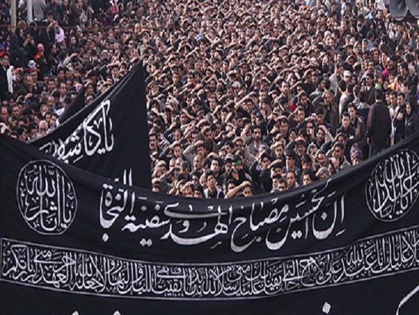 دشمن به دنبال دوری هیئات مذهبی از عزاداری در تراز اهل بیت(ع) است/ مداحی عرصه خودنمایی نیست