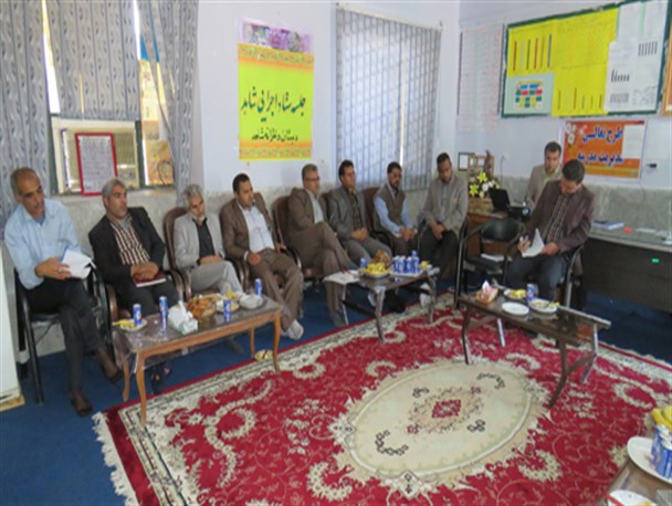 در مدارس شاهد باید رنگ و بوی شهادت ، ایثار و فدارکاری کاملا مشهود و محسوس باشد