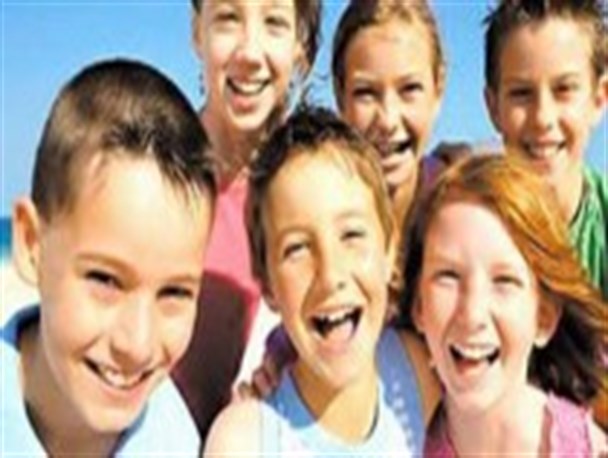شوخی و شادمانی از بهترین ارزشهای زندگی سالم است/افراد برون گرا بیشتر می خندند