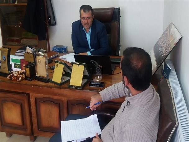 حقیقت دوست:گردش نخبگان و شایسته محوری در شهرستان بناب مغفول مانده است/از تصمیمات مردانه برای زنان ما بیزار هستیم