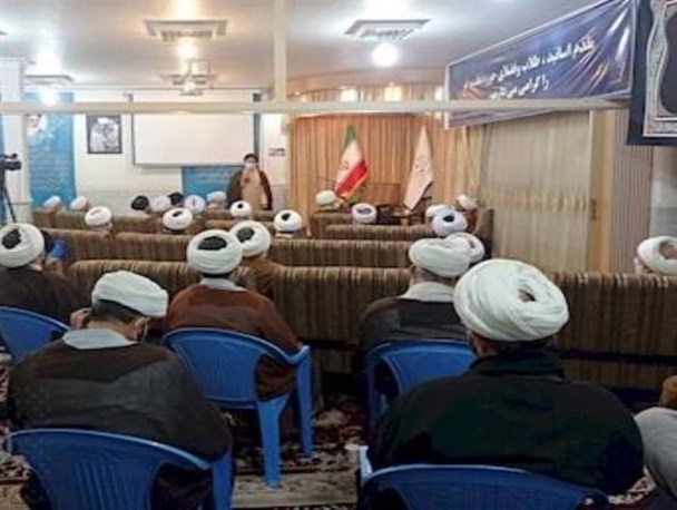 مکتب حاج قاسم در مقابل استکبار جهانی سخت و در برابر مسلمانان مهربان بود