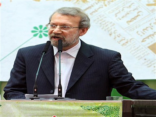غربی ها می خواهند با شکلات سیاسی، فضا را تغییر دهند / برای توفیق در مذاکرات ، باید اقتصادمان را قوی کنیم